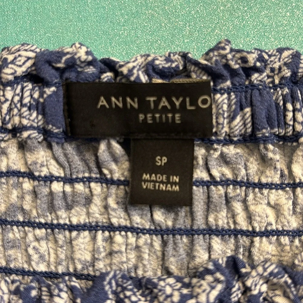 Ann Taylor Smocked Waist Skirt Blue and White Floral Paisley Ruffle Petite Small